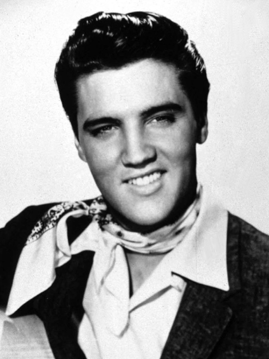 ThistleDmc's tweet photo. On this day in 1960 Elvis Presley touched down at Prestwick airport, his only visit to Scotland. He spent an hour at the airport on his way home to be demobbed from the army. This was the only time he set foot on British soil
#scottishhistory ´#elvis https://t.co/wLu8nHIt3x