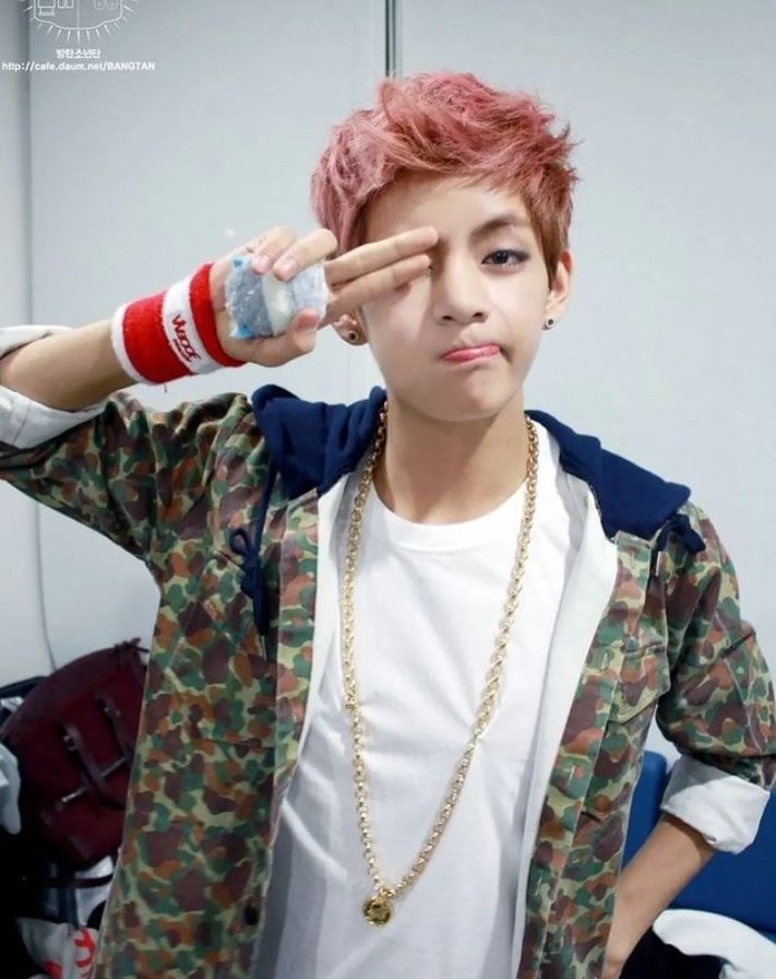 Taehyung_india_'s tweet photo. Very handsome &amp; very pure! #BTSV https://t.co/875gPAVejq