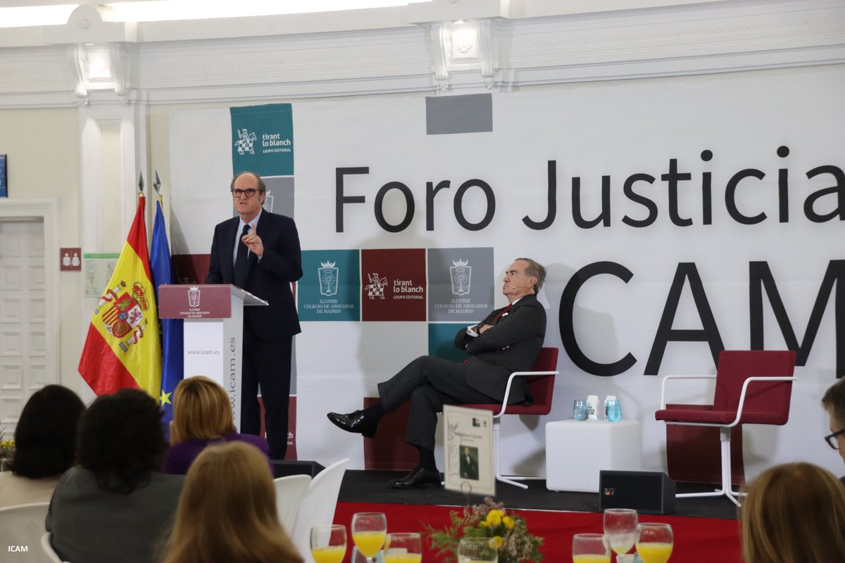 DefensorPuebloE's tweet photo. España es el país europeo con más asuntos de justicia gratuita por cada 100.00 habitantes 

El @DefensorPuebloE siente veneración por los abogados de oficio, por su compromiso con los más indefensos. Merecen reconocimiento y mejores condiciones  

⚖️#ForoJusticiaICAM del @icam_es https://t.co/J1Kzup4IIL