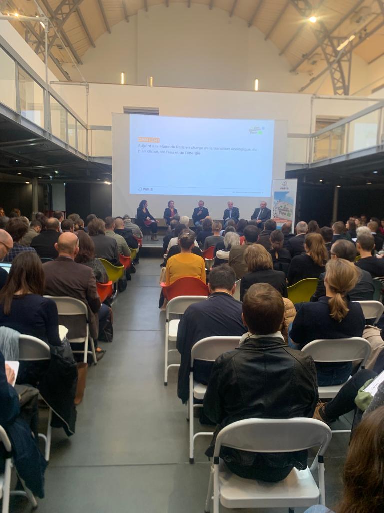Salle comble au Pavillon de l'arsenal pour le lancement du programme EcoRenovonsParis+ ! <a href="/Paris/">Paris</a> investit 58 M°€ pour tripler la rénovation énergétique des logements privés. 

Un enjeu capital pour le climat, lutter contre la précarité énergétique et adapter notre ville au CC.