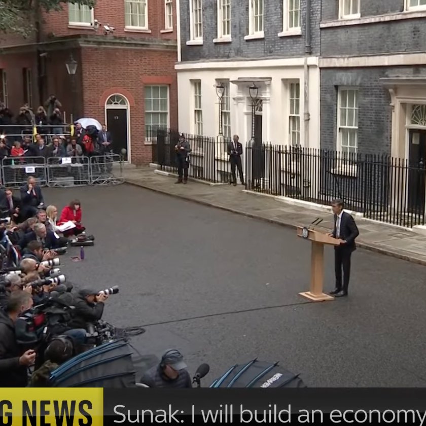 PoliticsJOE_UK's tweet photo. Fantastic start for Rishi Sunak, who doesn't have a single MP out to support him in his first address as prime minister. https://t.co/FkQLDEwCLu