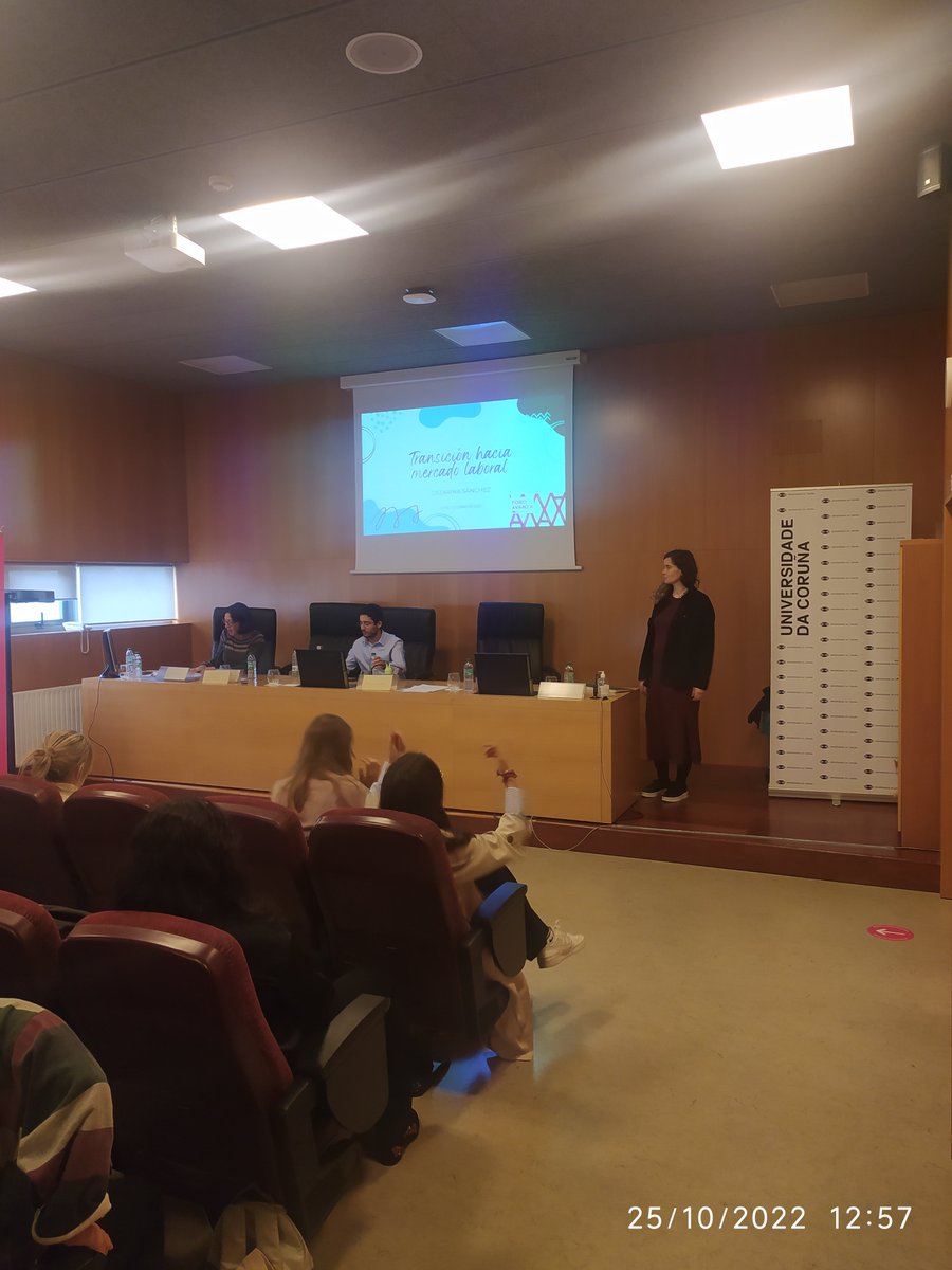 Empregoudc's tweet photo. Continuamos no Foro Avanza coa mesa de experiencias de egresados, con Catarina Sánchez doutora en Bioloxía e Marceliano Rodríguez Rodríguez doutorando en Economía. https://t.co/azBjMNxXHj