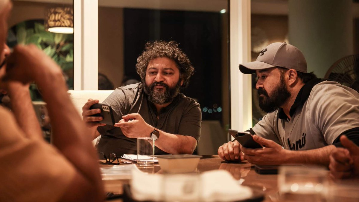 AThalavady's tweet photo. പ്രതിഭയും പ്രതിഭാസവും ഒന്നിക്കുന്നു; #മോഹൻലാൽ- ലിജോ ജോസ് പെല്ലിശ്ശേരി #ചിത്രം പ്രഖ്യാപിച്ചു...🔥🔥
@Mohanlal #Mohanlal #Lalettan #L 💖💞💖
@mrinvicible #LijoJosePellissery
@shibu_babyjohn
#ShibuBabyJohn #MaxLaab #CenturyFilms https://t.co/RCvMsP0Zpi