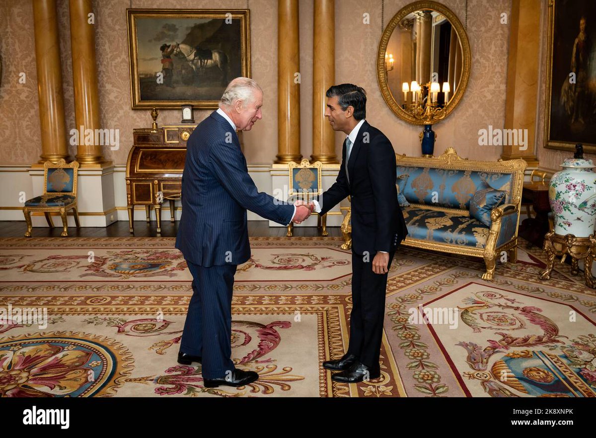 King Charles III welcomes Rishi Sunak during an audience at Buckingham Palace, London, where he invited the newly elected leader of the Conservative Party to become Prime Minister and form a new government. @Alamy 📷