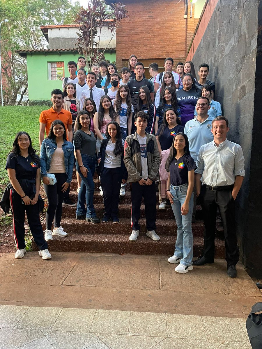 🤝 Trabajo articulado con jóvenes en su proceso de crecimiento y fortalecimiento. Reunión de captación de nuevos miembros del Centro de Estudiantes de Encarnación.