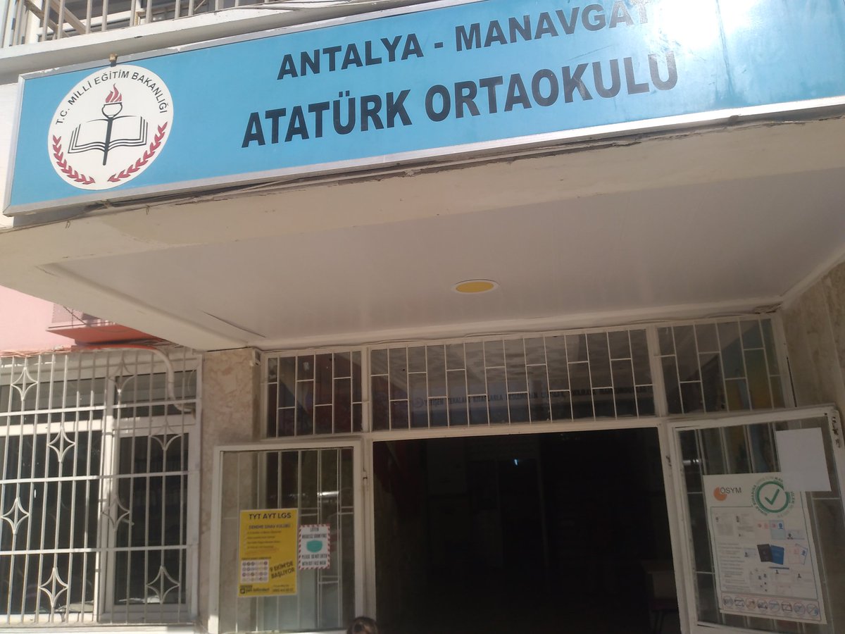 8 yıldır yürüttüğüm şube müdürlüğü görevimden istifa ederek Manavgat Atatürk ortaokulunda öğretmen olarak göreve başladım.