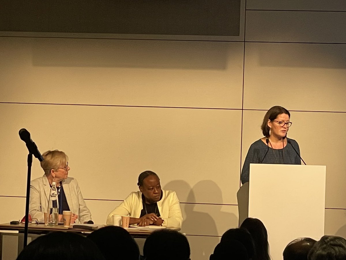 Estée Torok (@esteetorok) on Twitter photo Next up <a href="/ksbakes/">Kate Baker</a> talking about the role of the #SEDRIC network in #AMR surveillance with Sharon Peacock <a href="/iruka_okeke/">Iruka Okeke</a> #GrandChallenges <a href="/gatesfoundation/">Gates Foundation</a> Next up <a href="/ksbakes/">Kate Baker</a> talking about the role of the #SEDRIC network in #AMR surveillance with Sharon Peacock <a href="/iruka_okeke/">Iruka Okeke</a> #GrandChallenges <a href="/gatesfoundation/">Gates Foundation</a>