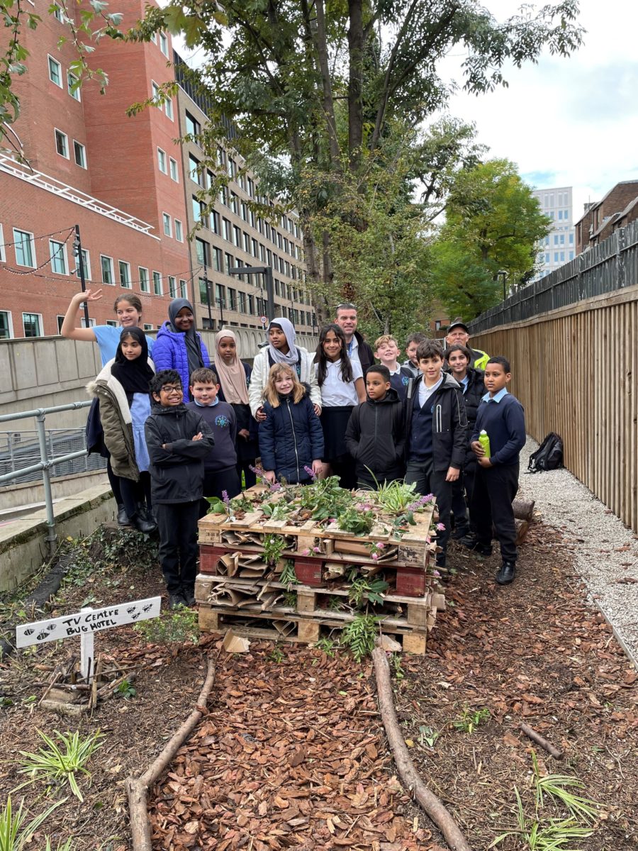 Year 6 students from @wormholtparksch school visited the @thisistvc in Wood Lane to help construct a hotel for bugs and insects. The pupils promised not to charge the bugs for staying at the hotel and will be back in a few months to do any necessary maintenance & repairs.