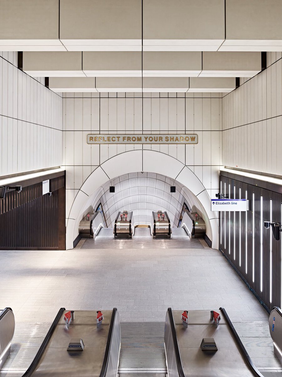 aotulondon's tweet photo. Three new permanent artworks by #DarrenAlmond are now on view at the new #BondStreetstation on the #Elizabethline! ✨
•
Find out more: https://t.co/Ba43EfAnZz
•
Photos: @gg_archard Courtesy the artist & @_WhiteCube
•
#BondSt #ElizabethLine #CrossrailArtProgramme #DarrenAlmond https://t.co/BHxXQqsBOT