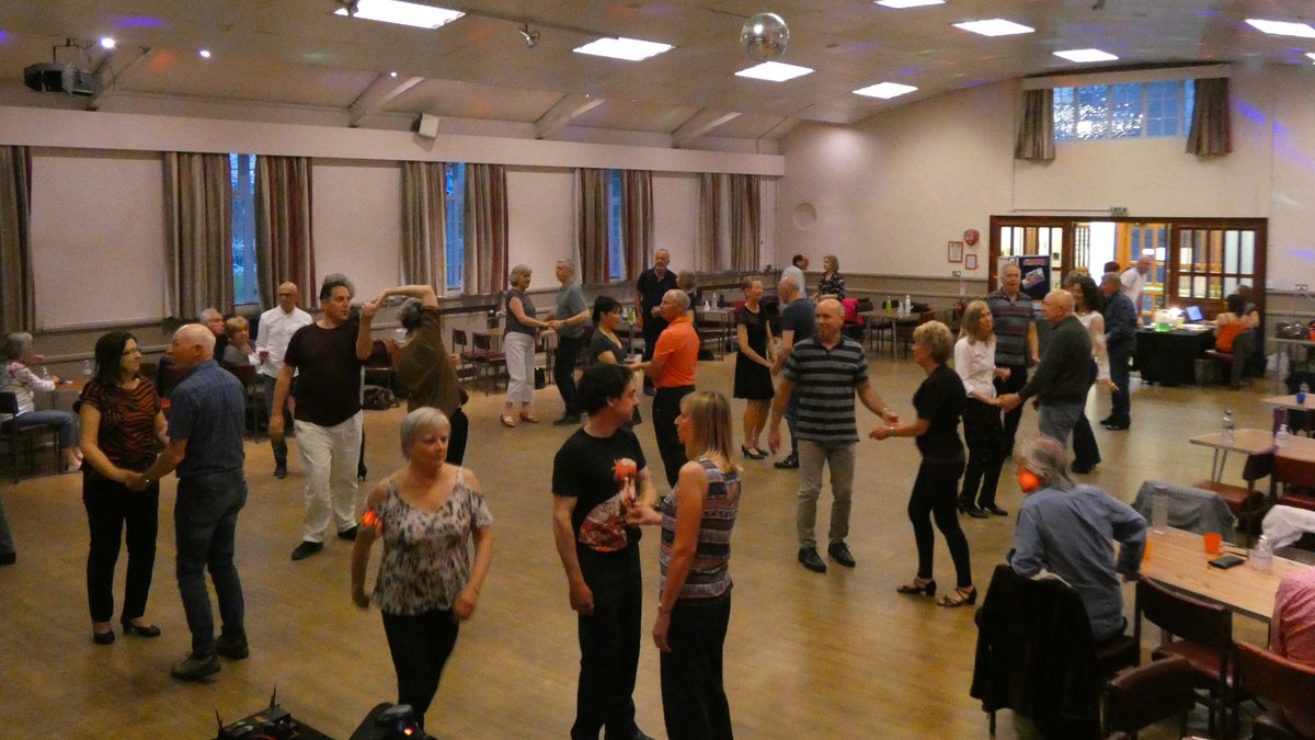 ArtsAliveMV's tweet photo. TODAY 📣

#AlisonGSaunders has a #journalling workshop at #Newdigate starting at 1.30.  #AtHomewiththeMoles is in #Leatherhead at 2pm, with '#IamBird' at #DorkingLibrary from 4-6pm.  

Then dance at #leRocJive in #Ashtead at 7.30pm.

⭐Full listings https://t.co/O5RTPriQXO https://t.co/AosDPJuybr