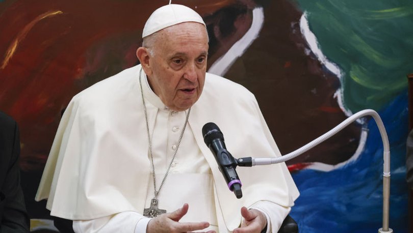 abdullahciftcib's tweet photo. Fransa Cumhurbaşkanı Emmanuel Macron’un Katolik Kilisesi lideri Papa Francis’ten, Ukrayna’daki krizi çözmek için Rusya Devlet Başkanı Vladimir Putin’i ve ABD Başkanı Joe Biden’i aramasını istediği belirtildi.

Anlamı: Biden Avrupayı bitirmeden imdada yetiş Papa. https://t.co/GpYYbeEBjT