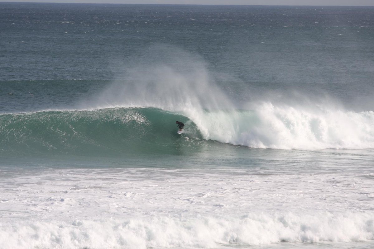 bowltash's tweet photo. CUSTOM MINI GUN - Días de temporal, oh, sí! 
Con Carlitos @carlos.fernandez.fdz, foto @j0rge_l0pez_
.
.
.
#Bowltash #BowltashSurfboards #minigunsurfboard #surfporn #surfGalicia https://t.co/zZhwJVA3LS