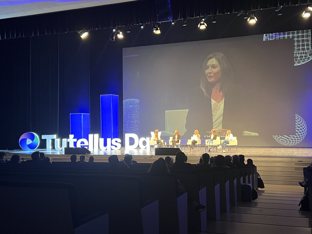 Carmendelavara's tweet photo. Nuestra COO @carlacastello11 en la mesa redonda de #CriptoGirls Cada vez somos mas mujeres en el sector y ellas son una motivaciรณn! #TutellusDay #Reental @Reental_co https://t.co/qajLg8IKVx