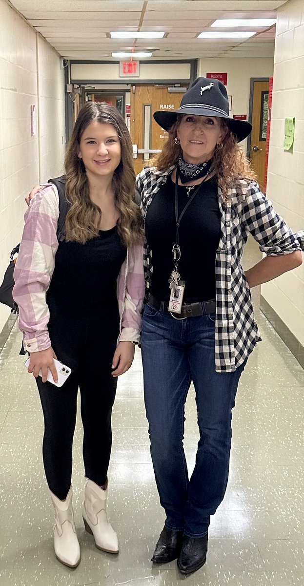 DERBY HIGH SCHOOL      COUNTRY VS COUNTRY CLUB
#COUNTRYALLTHEWAY