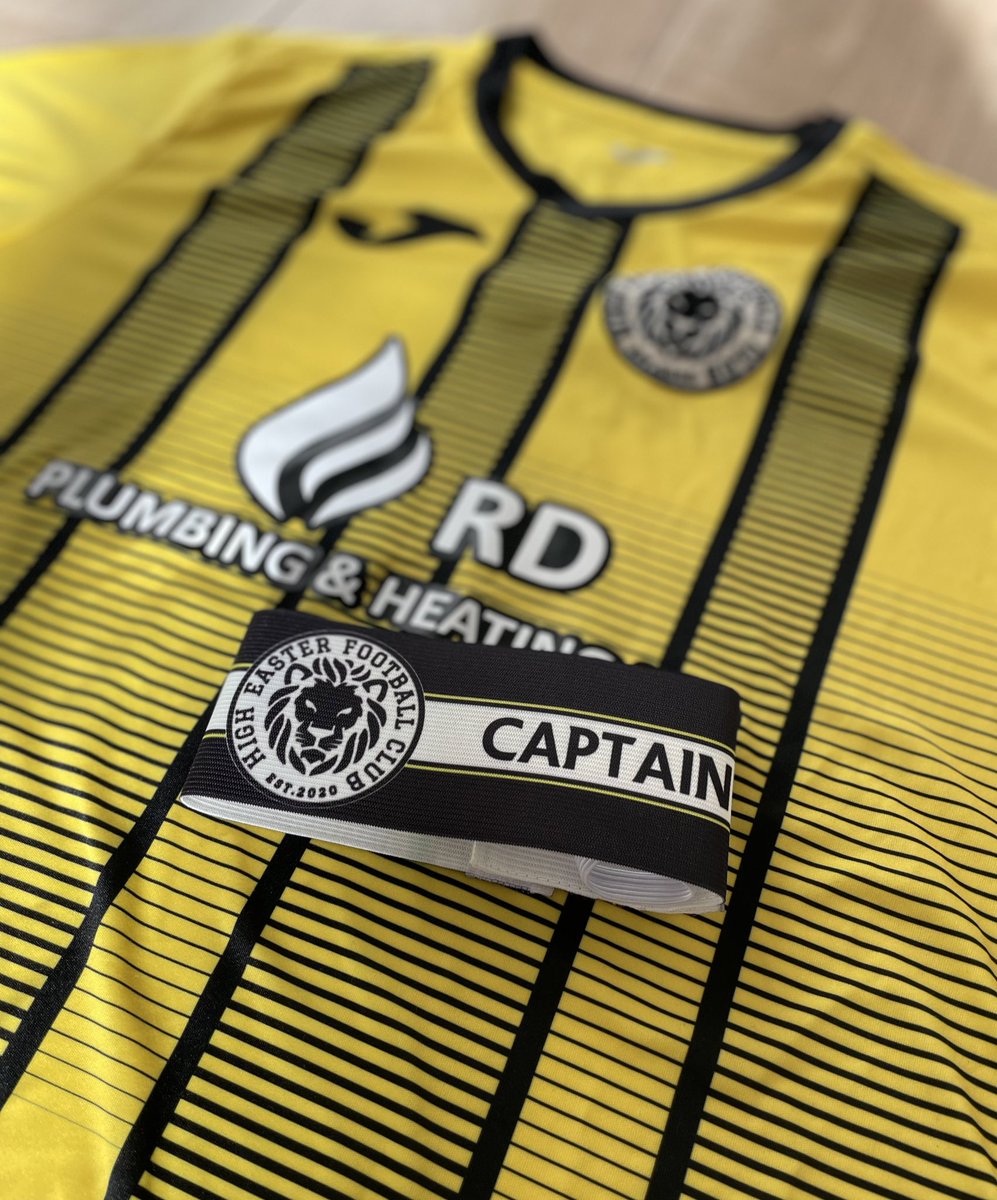 HighEasterFC's tweet photo. Our new armband 💪🏼 Thank you @C_Toner #HEFC https://t.co/OzDAlGil9W
