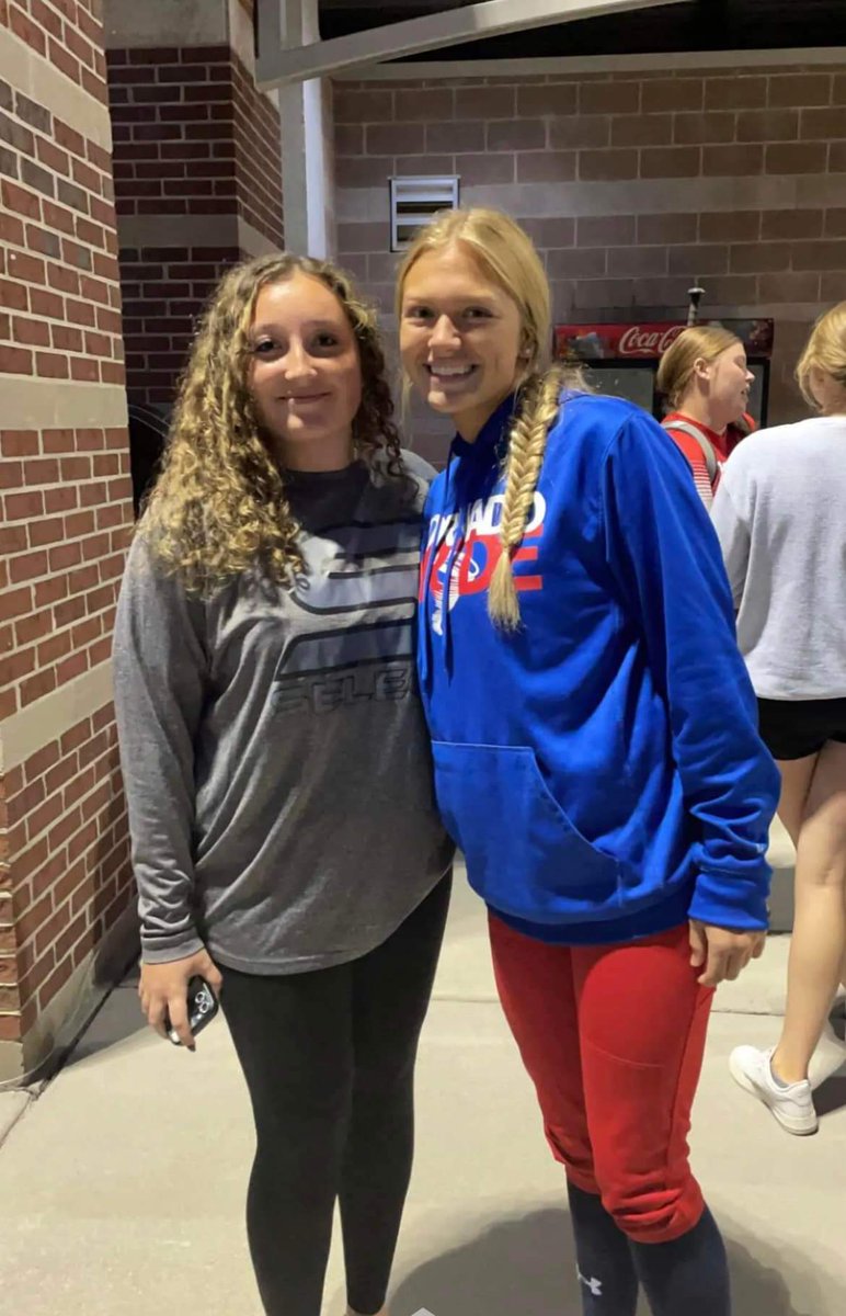 coach2ne's tweet photo. Loved seeing one of our favorite Bear and Tornado at Rocky Top!! @KingUSoftball @MarleighDuncan2 @AddisonToney @unionbearslive @kyleighmpayne @Aistrop_J @Vol_Softball https://t.co/BkB5UPo5DK