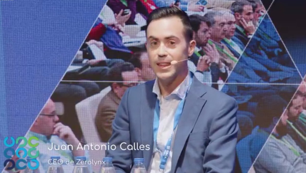 ISACAMadrid's tweet photo. @jantonioCalles (@ZerolynxOficial) moderando la mesa de debate "𝘓𝘢 #𝘊𝘪𝘣𝘦𝘳𝘪𝘯𝘵𝘦𝘭𝘪𝘨𝘦𝘯𝘤𝘪𝘢: 𝘷𝘢𝘭𝘰𝘳 𝘢𝘯𝘵𝘪𝘤𝘪𝘱𝘢𝘤𝘪ó𝘯 #𝘳𝘪𝘦𝘴𝘨𝘰𝘴 𝘺 #𝘢𝘮𝘦𝘯𝘢𝘻𝘢𝘴" en el Congreso #CiberTodos2022 de #ISACAMadrid #CiberTodos #GRC #gestiónderiesgos #ciberseguridad https://t.co/YMQjqnnCNQ