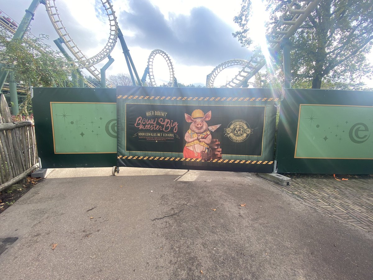 LaaglanderLeo's tweet photo. Net bij de retrack @HooglanderHenk weggestuurd en Bouwbig neergezet #veelvoorwijnig #dierenleed #efteling https://t.co/9DStuhfJir