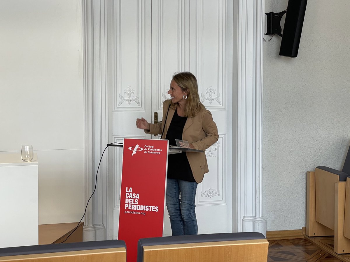 <a href="/MonicaLablanca/">Mònica Lablanca</a>, presidenta de la <a href="/RadioLocalCat/">Radiolocalcat</a>, fa la cloenda de la jornada. Gràcies a tots per la vostra participació!