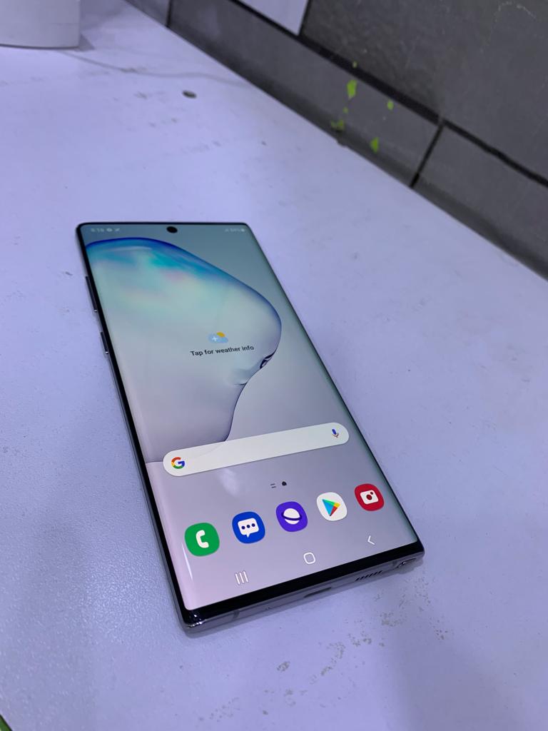 Ntalepauljerzy's tweet photo. Samsung cheap prices
S7.  350
S8. 430
S8+. 490
S9.  490
S9+.   590
S10.     690
S10+.   800
S20.      1.2
S20+.    1.3
N8.       650
N9.       720
N10+.      1.1
Call 0704928971 swaps and topups allowed 
We a located at kyisa kya maria on william street opp garilaya https://t.co/tJNRir1QRB