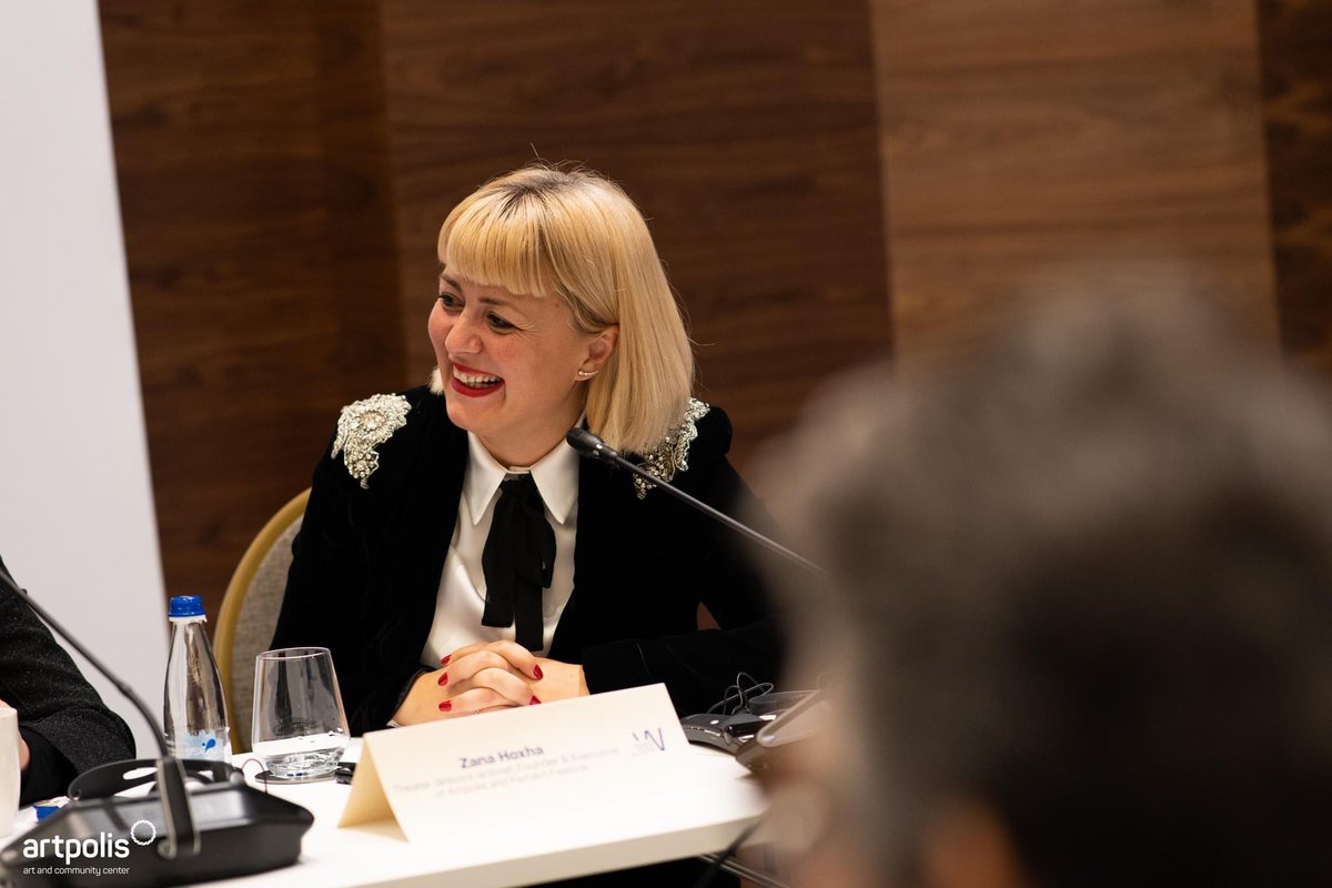 qendraartpolis's tweet photo. ✊FEMINIST ART CONCLUDES WOMEN, PEACE AND SECURITY FORUM ORGANISED BY KOSOVO PRESIDENT VJOSA OSMANI - SADRIU
#WPSRKS2022 #artpolis #paneldiscussion #activism #feminist https://t.co/yBHc4vtNN6