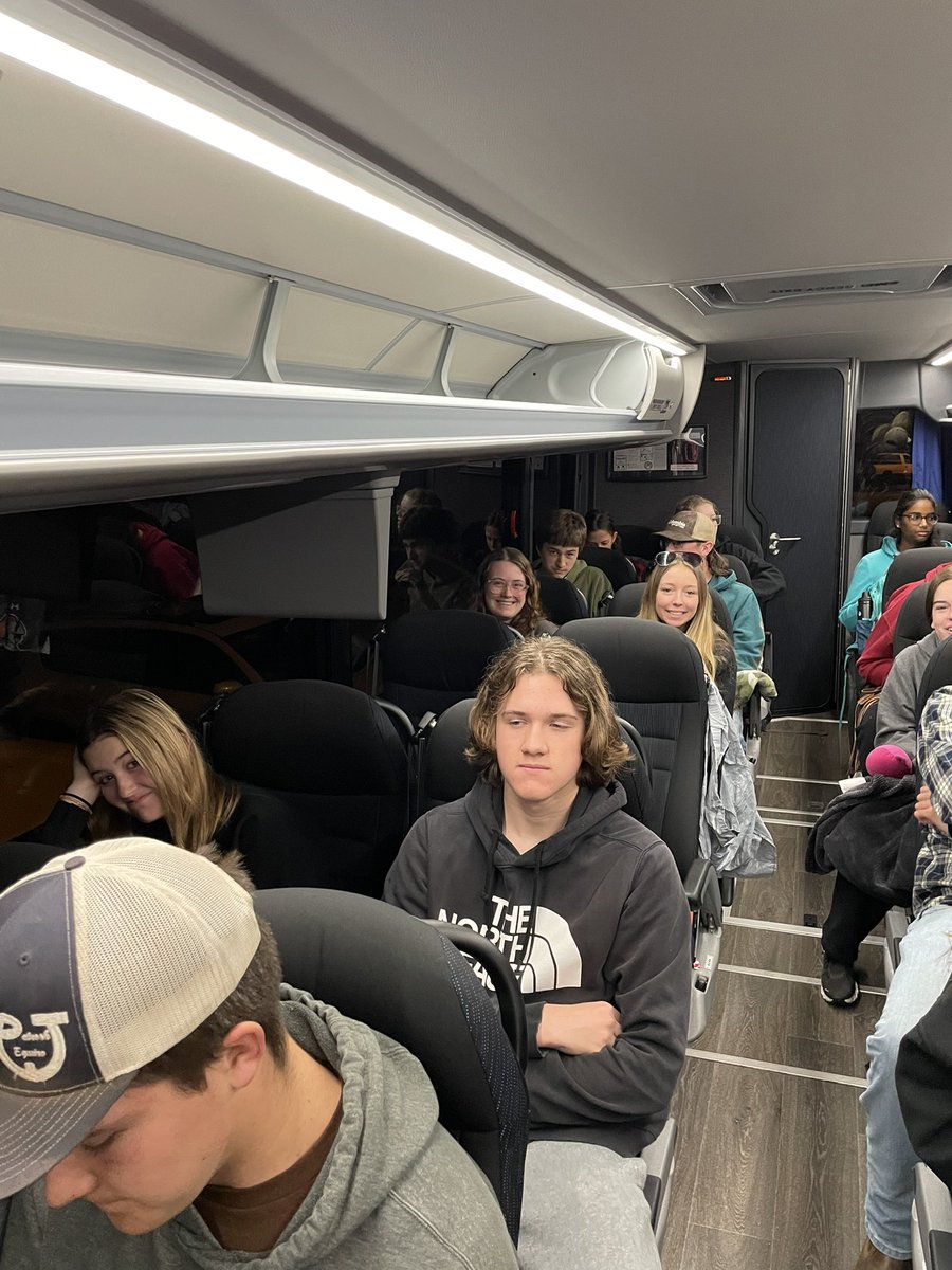 MiddletownFFA's tweet photo. Heading to National FFA Convention!  Wish our horse judging team luck as they compete this week!    @FCPSCTE #nationalffa @MarylandFFA https://t.co/MlnWwaLf3d