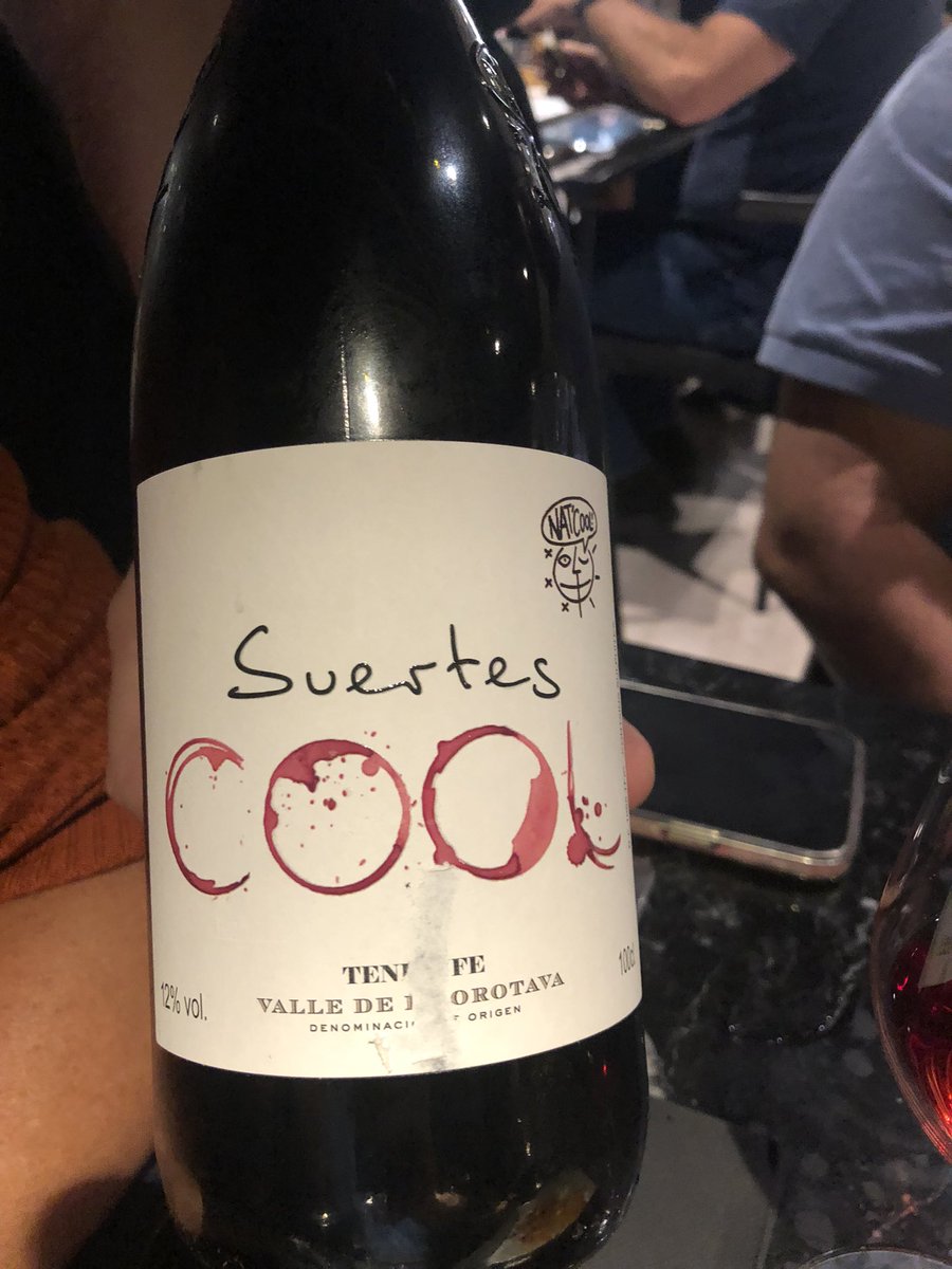 salsadechiles's tweet photo. Muy importante la oferta de vinos canarios en @CUERNOCABRA_GC de la mano de Alberto Martín. Algunas muestras. https://t.co/vSurD82eIf