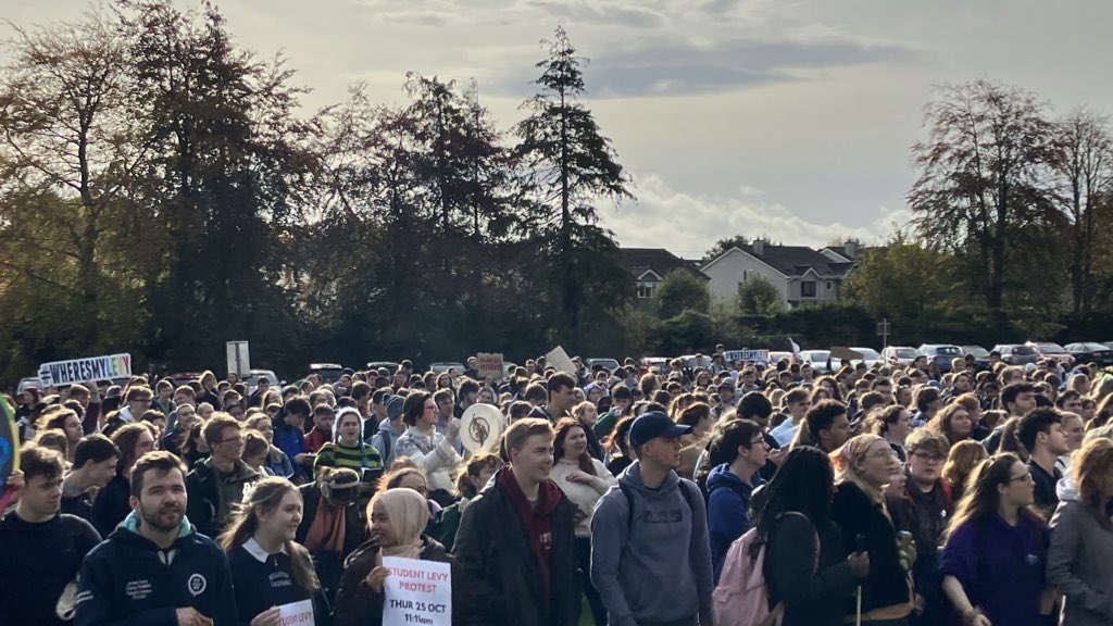 Another brilliant turnout for @maynoothsu’s March to the Presidents Office! Over 1500 students walking across campus to deliver the petition and to ask the simple question of #WheresMyLevy and the Students Centre that Maynooth students deserve! Hope you heard now, @MaynoothUni!