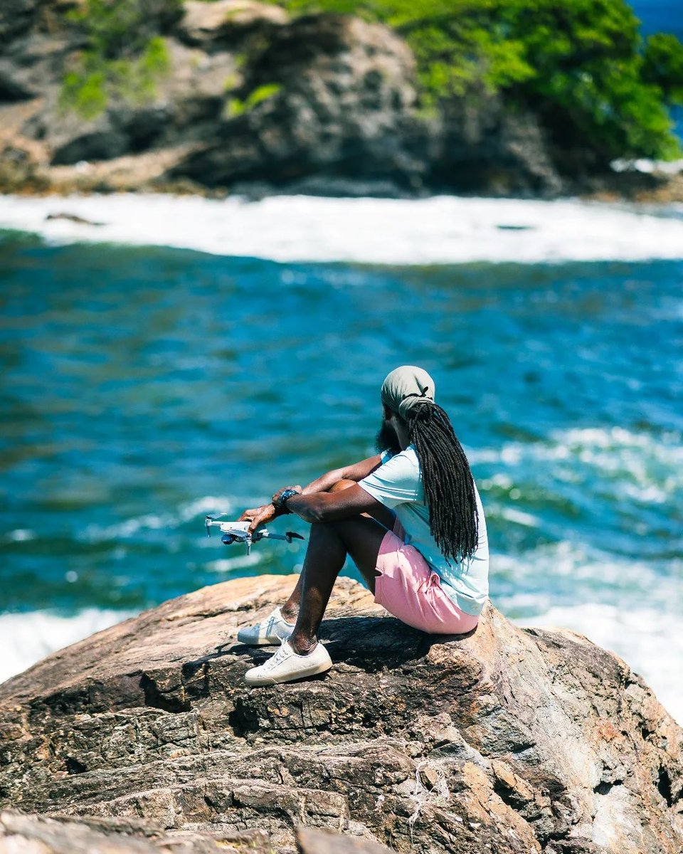 visit_tobago's tweet image. Tuesday suddenly doesn't look so bad 😏🌊 Time to take a seat and gaze out or why not take to the water and paddle along on the crystal clear ocean and take in all of the amazing sights along the way.
📸@desronc
bit.ly/3VY9jBK
#101ReasonsTobago #TobagoBeyond