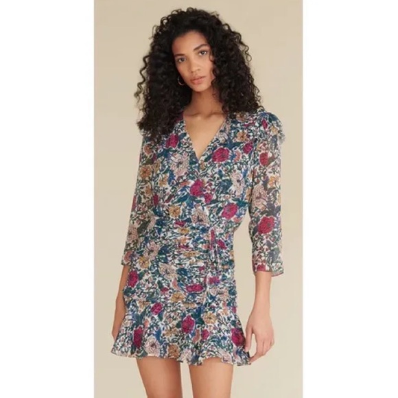 adancerslife's tweet photo. So good I had to share! Check out all the items I'm loving on @Poshmarkapp #poshmark #fashion #style #shopmycloset #partyking #naot #veronicabeard: https://t.co/CrdOsQv6rc https://t.co/DgB3WL80ZU