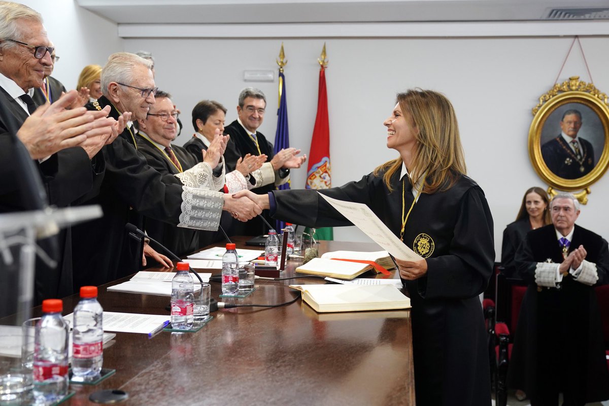 Acto de apertura del curso académico 2022-2023, y toma de posesión como Académica de Número. Un gran honor y una ceremonia inolvidable.⁦<a href="/rajylgr/">Real Academia Jurisprudencia y Legislación Granada</a>⁩ ⁦<a href="/Registrador_es/">Registradores de España</a>⁩