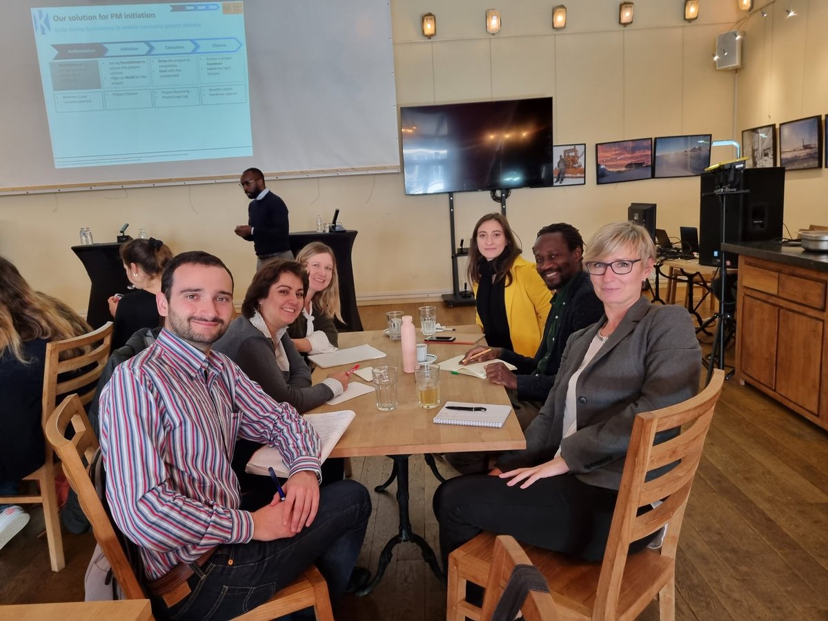 milkasklvc's tweet photo. As Team @EPHA_EU keeps learning &amp; growing, a #ProjectManagement workshop on today's menu:
- basic PM training by @kronos_group
- own PM learnings by @AliceCH19, EPHA President
- orchestrated by @JoannaJKa 

#learningbydoing 💪🏻 #learningbylearning 🤔 https://t.co/G5QBUkq7Bf