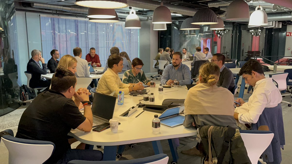 ProgramaMinerva's tweet photo. 🚀 Hoy estamos en #VodafoneLab con el equipo de innovación de @VodafoneEmpresa y las startups Minerva con soluciones verticalizadas de #digitalización en industrias y sectores muy diferentes para explorar sinergias. https://t.co/uxulghGNj6