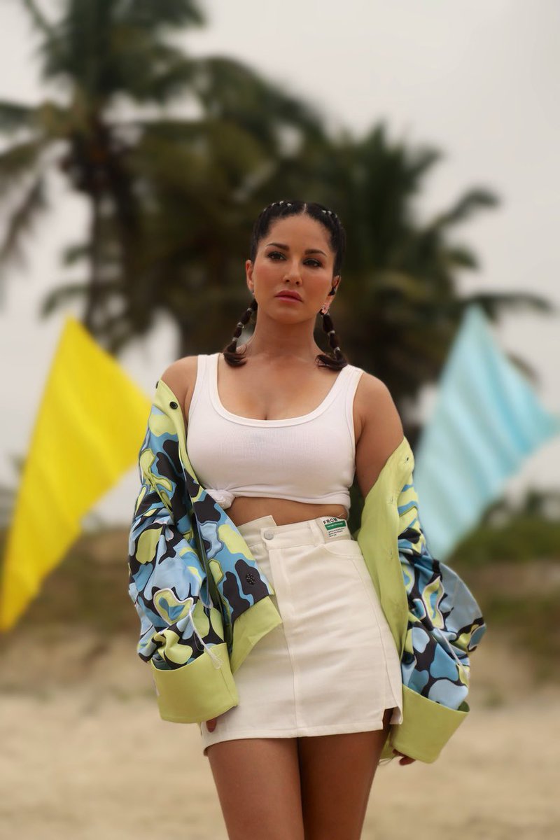 SunnyLeone's tweet photo. 🤍 https://t.co/Uqr7ZdsbZu