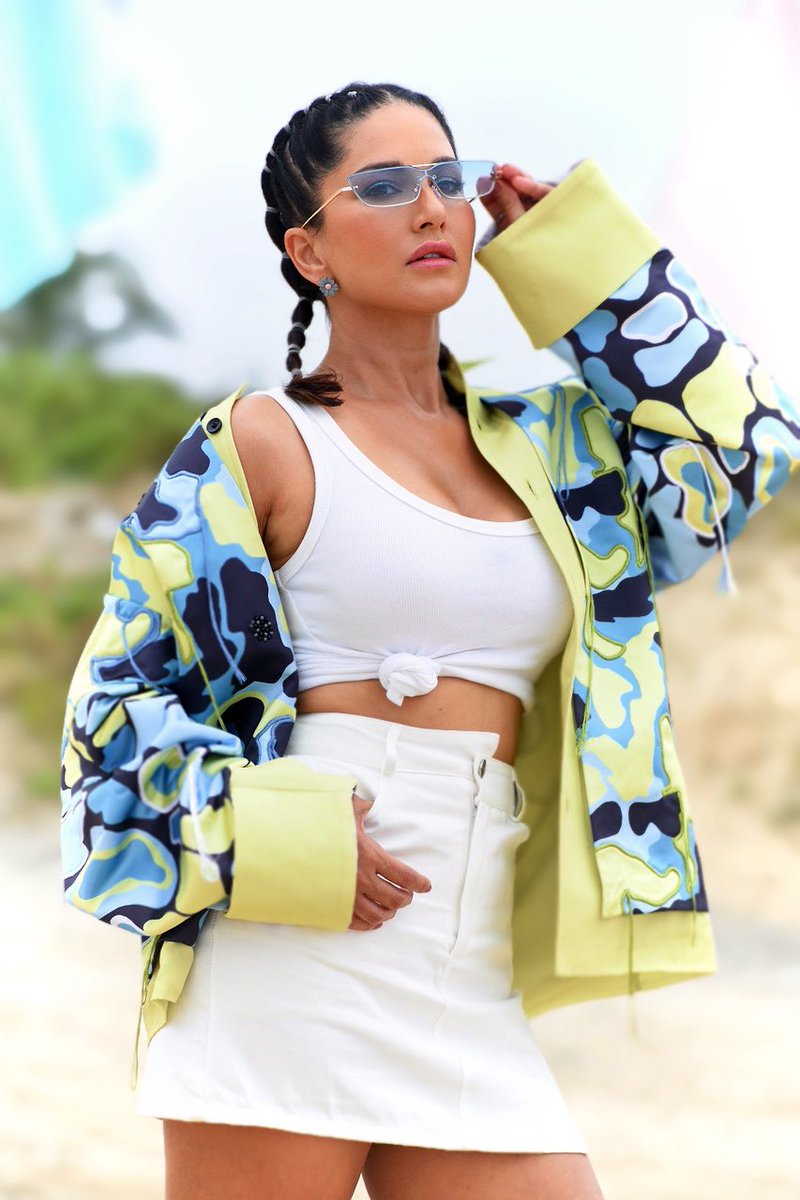 SunnyLeone's tweet photo. 🤍 https://t.co/Uqr7ZdsbZu