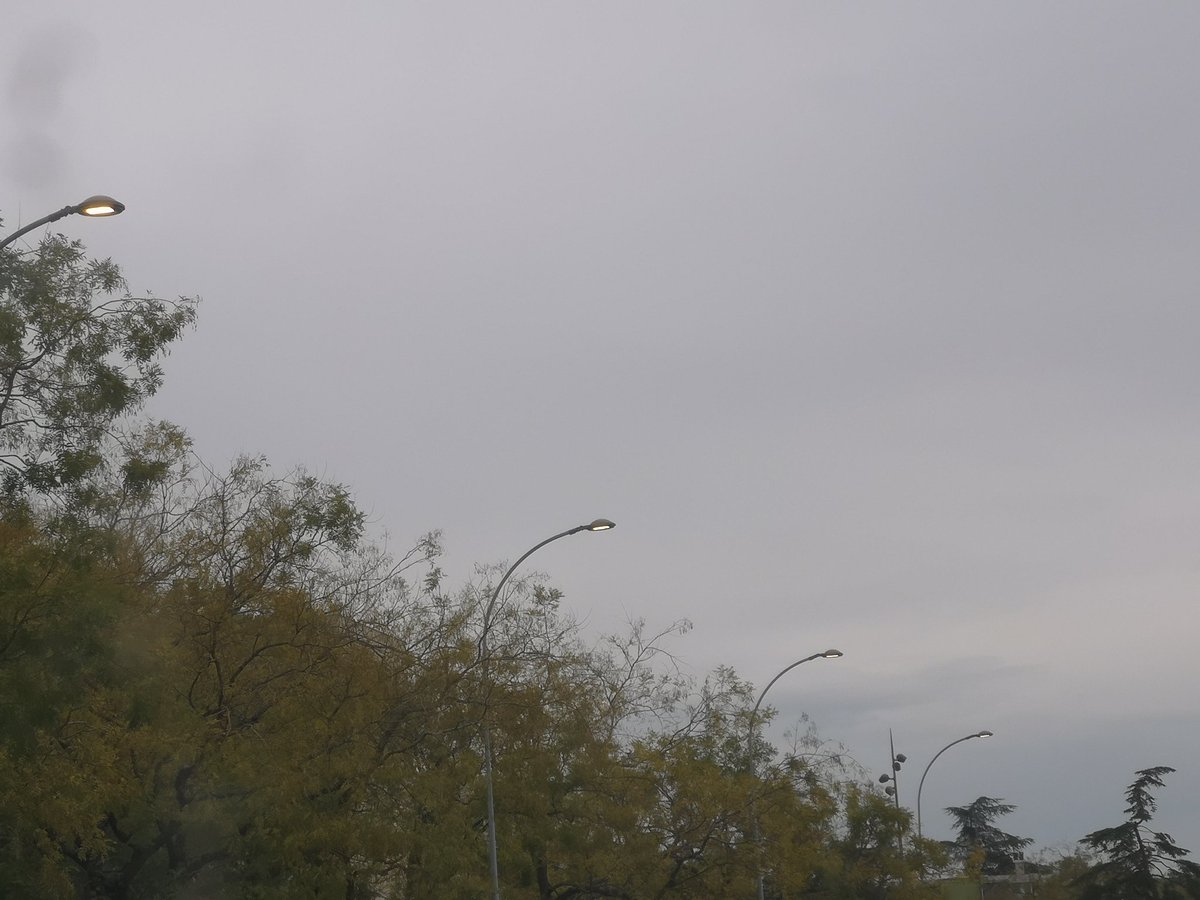 dodomeunier's tweet photo. @e_niort Rue Henri Sellier à 13h45 aujourd'hui 25 oct.
J'aurais bien voulu éteindre en partant mais je n'ai pas trouvé l'interrupteur.. 😉
@Mairie_Niort vous l'avez vous ?
Cc @JeromeBaloge https://t.co/3yg8xPYk8t