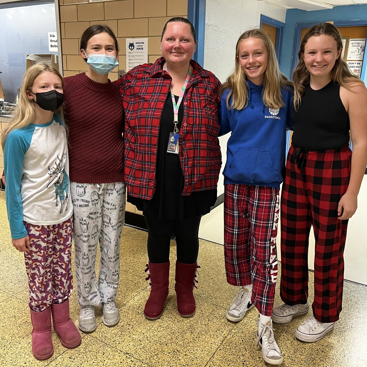 SACJennysexton's tweet image. Red Ribbon Week Day of Recognition!! It’s pajama day at Williamsburg! #wmsyouthtaskforce @BoykinBryan @wmspta_wolves @WilliamsburgCSD @BusEdFun4U