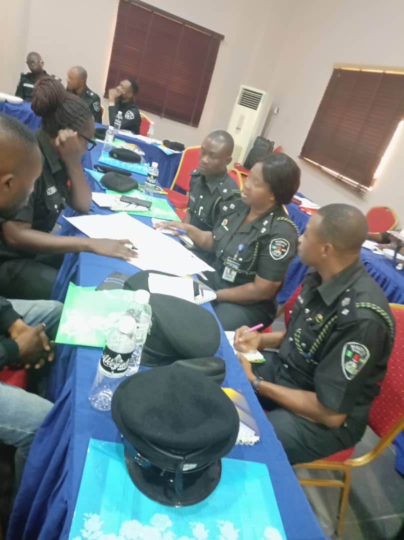 cleenfoundation's tweet photo. Yesterday, CLEEN Foundation commenced a 4 Day Pilot Training on PREVENT Serious and Organized Crime (SOCs) and Organized Criminal Groups (OCGS) for officers of @PoliceNG in Edo State.

With support from the UK Torchlight Group. https://t.co/z1M4yJba5G