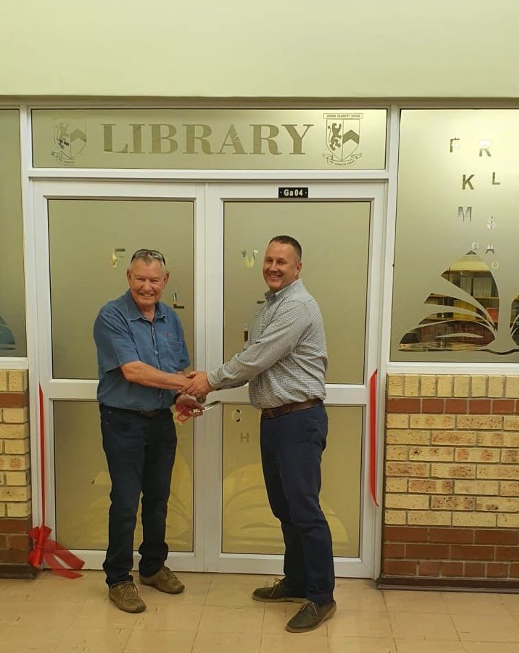 SernickGroup's tweet photo. 📚On 13 October, our Chairman, Mr. Nick Serfontein cut the ribbon for the opening of the Johan Slabbert School Library opening, sponsored by Sernick! He is pictured by principal Mr. Nico van Zyl. It's always an honour contributing to our community! https://t.co/LLkl5z6wUA