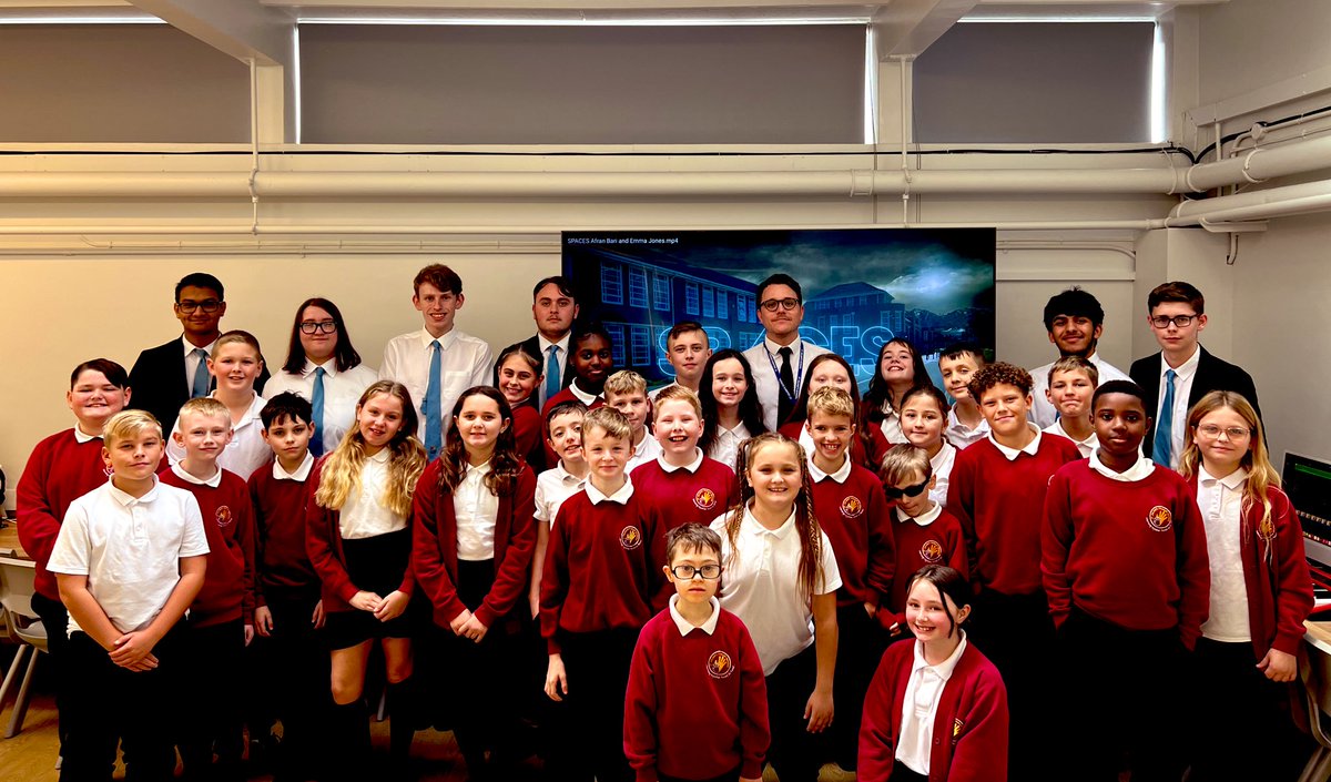 StJuliansPri's tweet photo. A huge thank you to @MrJonesMedia and his helpers @StJuliansSchool for coming in to teach Year 6 how to use iMovie on the Macs in our new Media Suite 🖥️ https://t.co/10iqmjcFKc