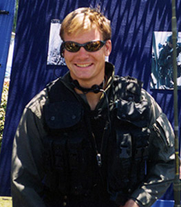 Today we remember Gunners Mate 2nd Class (SEAL) Chris Mueller, who died on October 25, 2003, and pledge a Nation of Support to those left behind.

#NeverForget #HonorAndRemember #ANationofSupport #Teammates #NeverForgotten