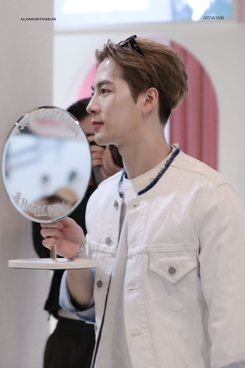 alongwithseun's tweet photo. 좋아하는사람 여기에요💗
-
2022.10.23 
Ktown4u Popup Store

#갓세븐 #잭슨
#GOT7 #JacksonWang
#王嘉爾 #Jackson

@JacksonWang852 https://t.co/zQSdV2F4bg