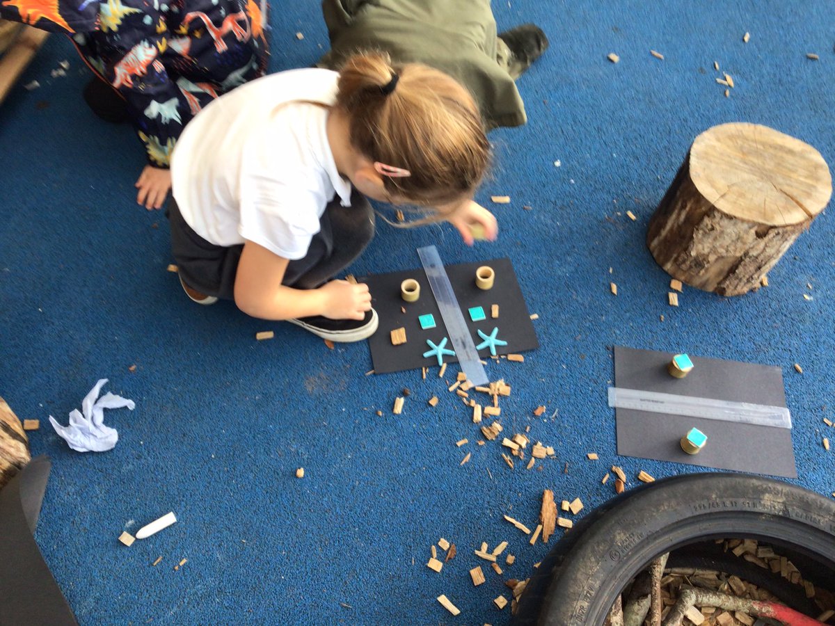 ysgolyddraig's tweet photo. #YYDrheidol using loose parts to create symmetrical pictures in our environment. #yydnumeracy #yydexpressive https://t.co/d2R3QeeALQ