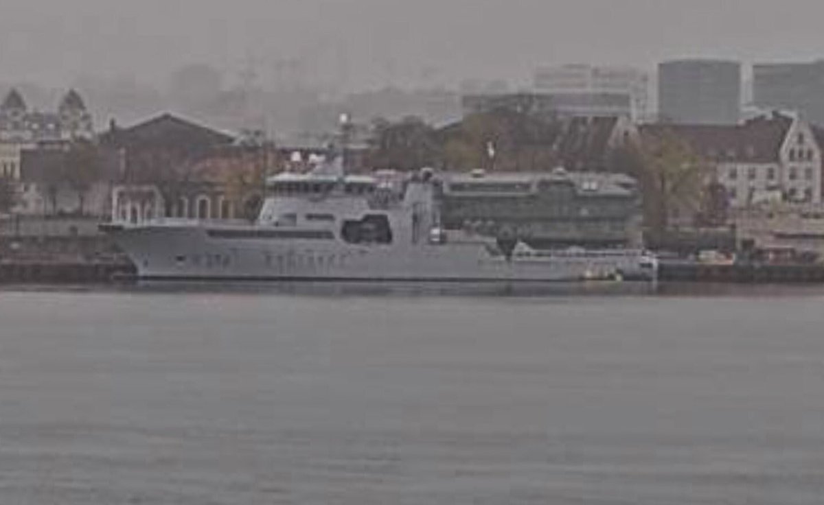 WarshipCam's tweet image. Norwegian Coast Guard vessel KV Sortland (W342) patrol boat in Oslo, Norway - October 25, 2022 #sortland #nocgv #w342
