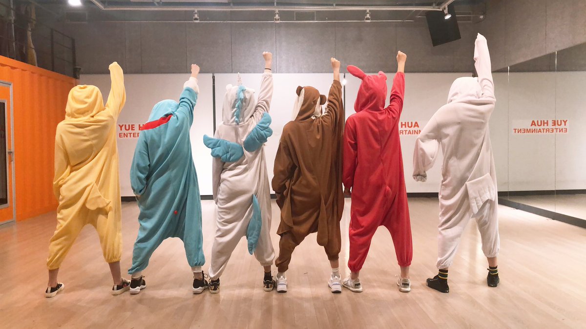 _for_wyr's tweet photo. #MAMAVOTE #everglow https://t.co/2gv2ESyjko