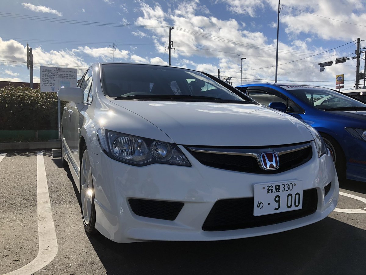 revo_dc2's tweet photo. 知ってる人もいると思いますが、今日シビックタイプR(FD2)を降りました😓
1年10ヶ月と短い間でしたが、こいつのおかげでいろんな人と繋がることが出来たし、乗っててめちゃくちゃ楽しい車でした😘
ちなみに次もホンダ車です‼️ https://t.co/XjXw9z9SWJ