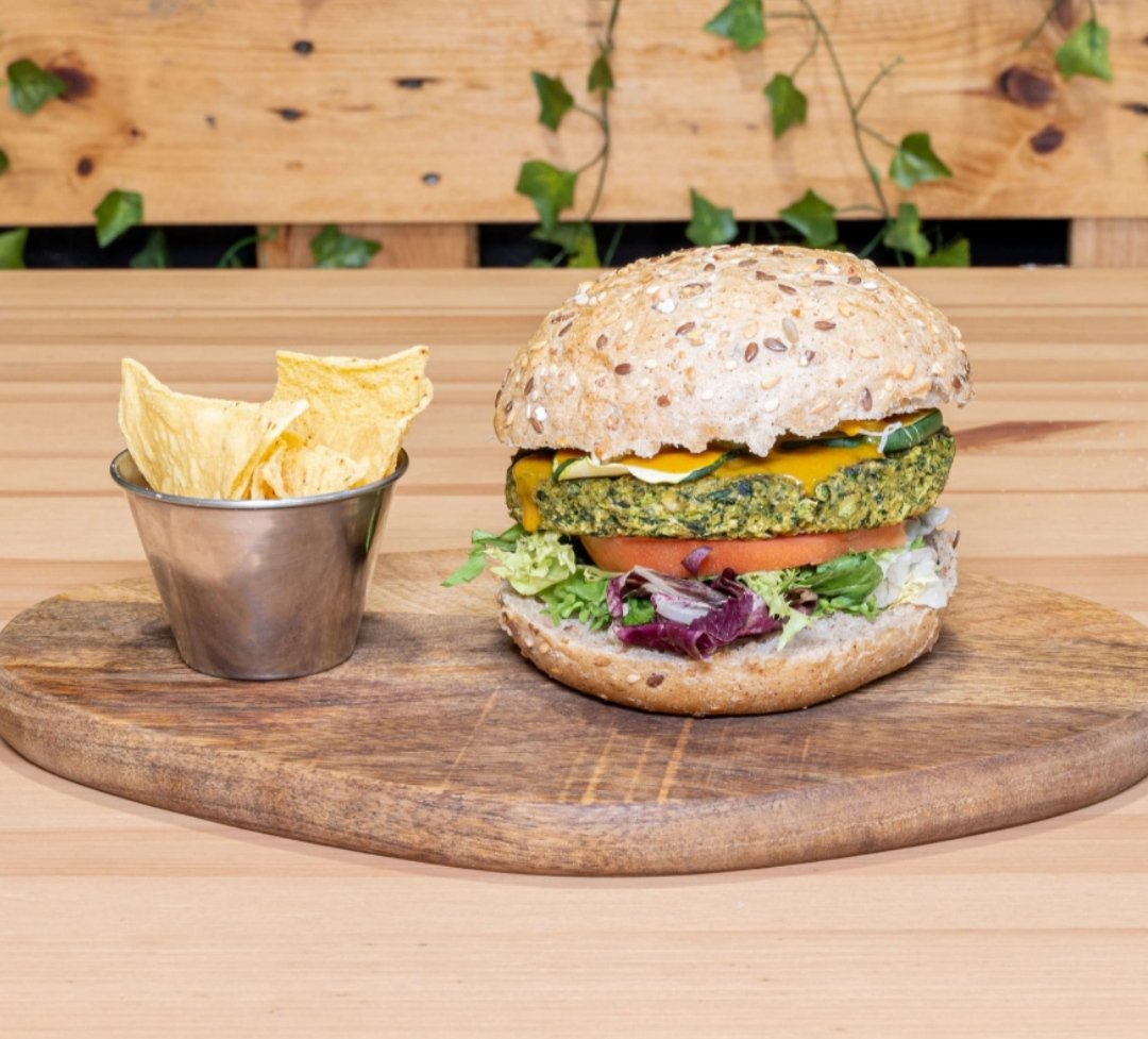 infoJustGood's tweet photo. Ésta que está aquí ⬆️ Te está esperando en Just Good 💚
Vegetal Burger 🍔💚
#JustGood #vegan #veganfood #veganburger #vegetarianfood #vegetarianburger #burger #goodforyou #good #food #instafood #foodlover #healthyburger #healthy #healthyfood #alifestyle https://t.co/i8NkrWptOG