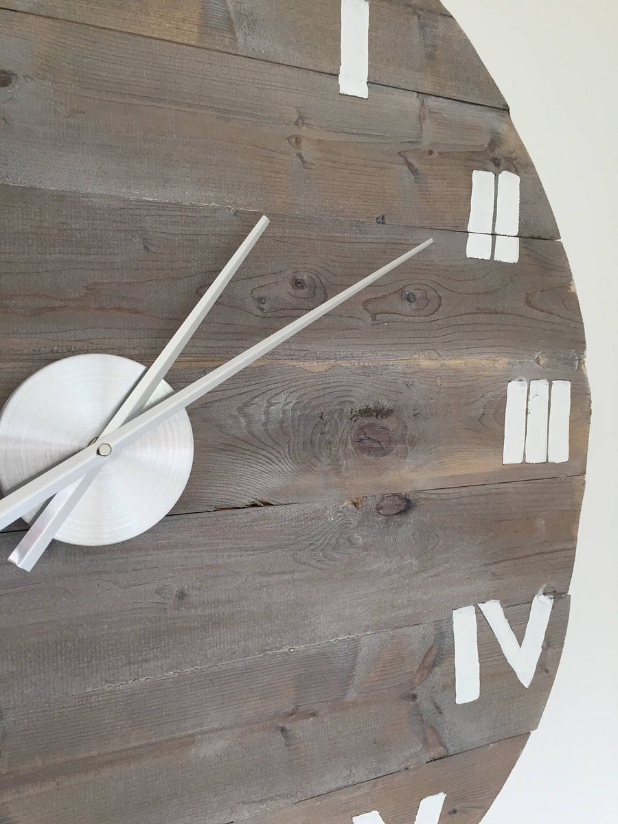 john_lumberjack's tweet image. Clock Wall Vintage, Large 77cm / 30.3 inch Diameter with White Roman Numerals in Barnwood - AB lumberjackjohncrafts.com/listing/131397…
 #SeikoWallClock #VintageWallClock