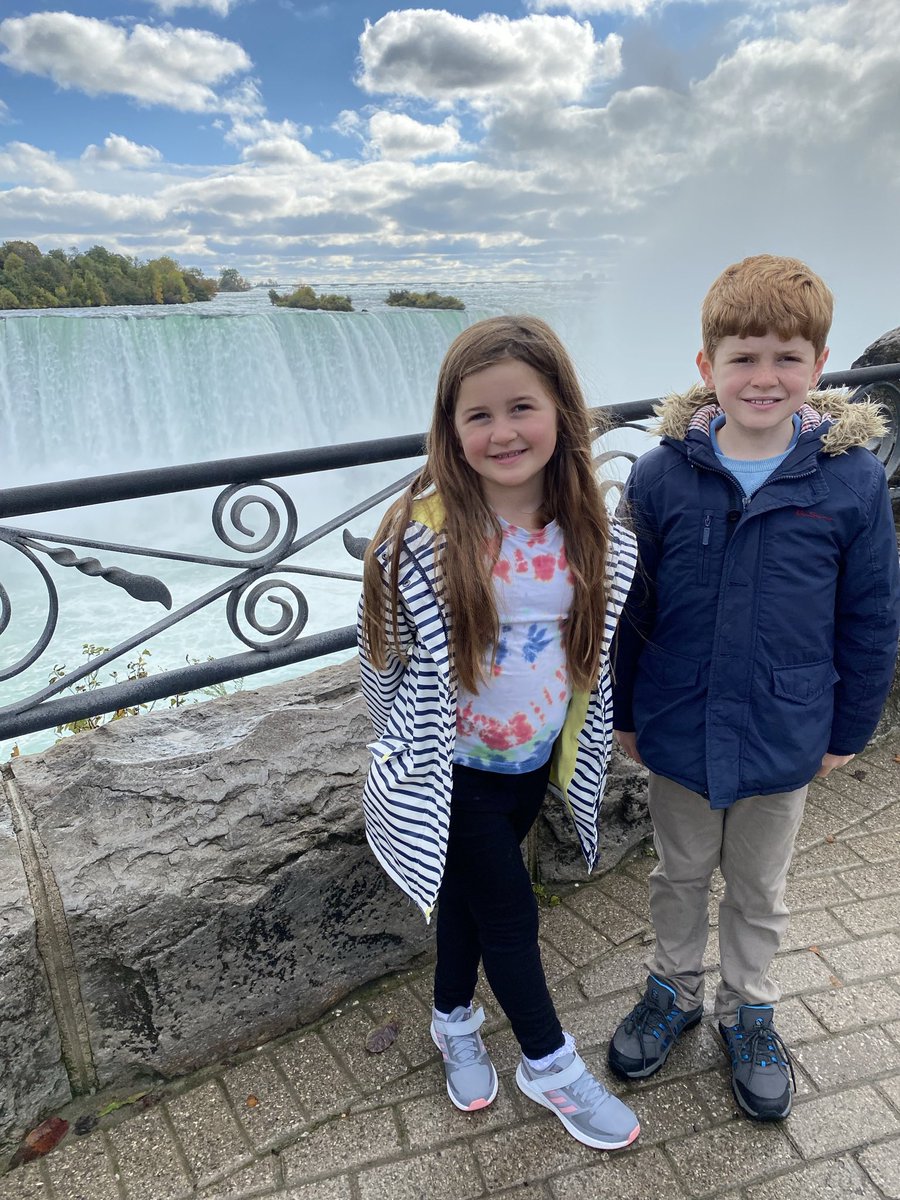 wils_emma's tweet photo. This time last year we were at Niagara Falls. Such a beautiful part of the world I’d love to visit again #timeflies #niagarafalls #americafalls #horseshoefalls #inthemist https://t.co/CNt9PpiT6m