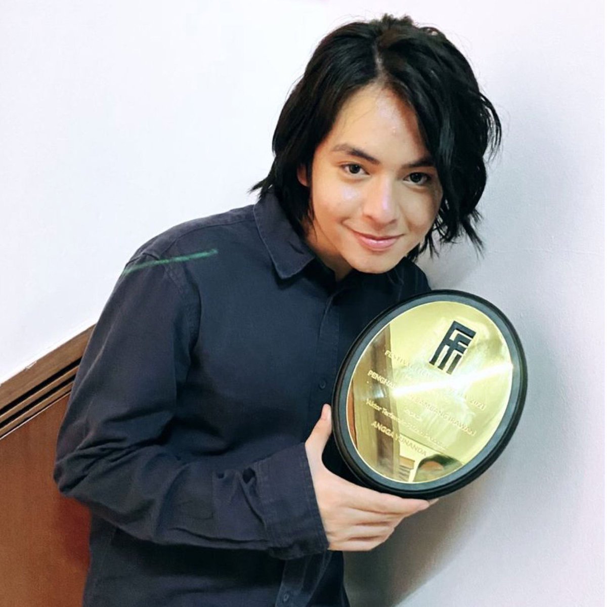 Miss_Morra's tweet photo. Kalo #Notasi masuk bioskop sebagai film layar lebar, menurutmu siapa yg cocok utk peran Nino?
QRT tweet ini dengan jawabanmu. Sertakan foto ybs & alasan dan tag #GiveawayNotasi
Contoh: Kalo #Notasi jadi film layar lebar, menurutku yang cocok untuk peran Nino: Angga Yunanda. https://t.co/8ntss8y6m1